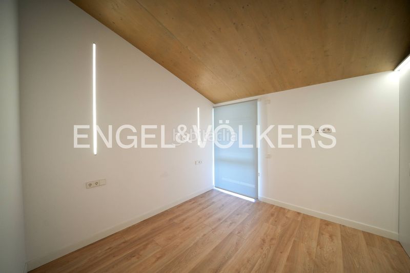 Foto a47da437-7a69-4d60-a1d6-8e8138554aa2. Casa adossada amb xemeneia aparcament a Soldeu-Incles Canillo