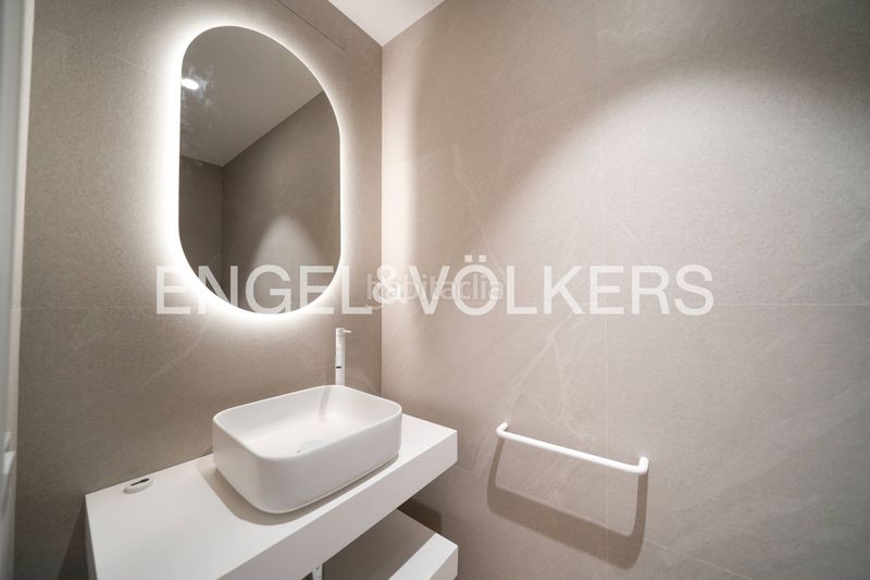 Foto a73ec784-fbad-4334-9420-f4a67a464781. Casa adossada amb xemeneia aparcament a Soldeu-Incles Canillo