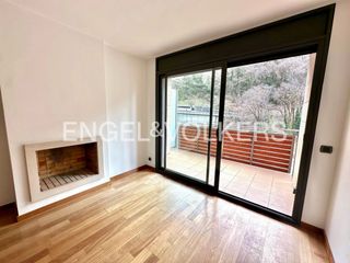 Lloguer Pis a Els Vilars d´Engordany. Piso amplio en el centro de andorra con mucha luz solar