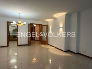 Miete Etagenwohnung in Centro. Maravilloso piso en alquiler en el centro del país