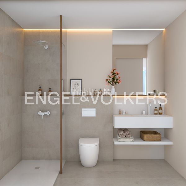 Foto b5b09148-75e3-4a4f-b463-e678ac3e5c53. Pis a Encamp Encamp