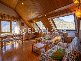 Alquiler Piso en Els Cortals. Magnífico ático con vistas al pueblo de encamp