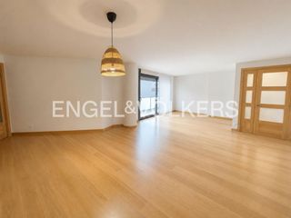 Rent Flat in Els Vilars d´Engordany. Piso céntrico y luminoso en escaldes-engordany