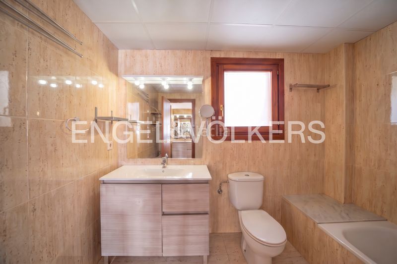 Foto abf140bc-c3bf-4365-8e59-d719671e92dd. Pis amb xemeneia calefacció aparcament a El Tarter Canillo