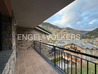 Rent Flat in Canillo. Ático-dúplex en canillo con vistas panorámicas