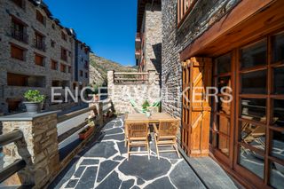 Erdgeschoss in Canillo. Propiedad encantadora con terraza y buena orientación