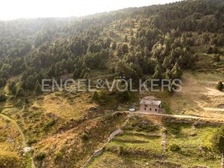 Masia a Soldeu-Incles. Exclusiva borda de nueva construcción en la vall d'incles: una j