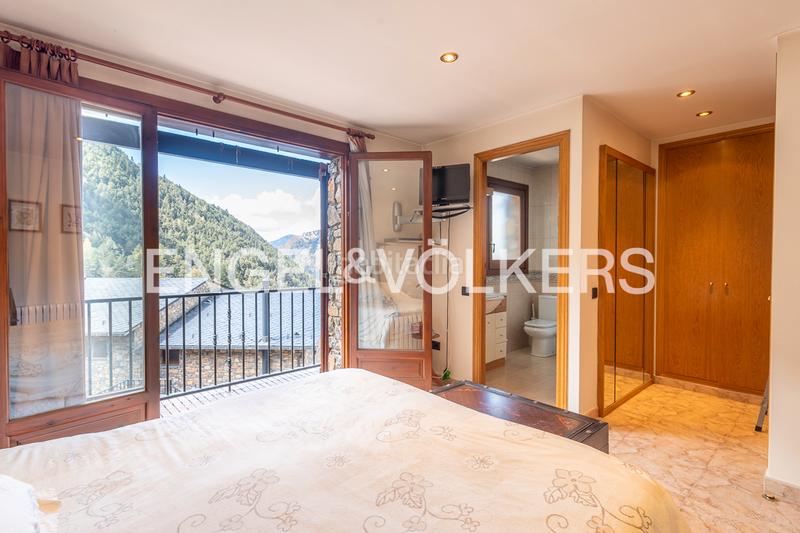 Foto 6d6074f8-12a6-4812-a6b2-82e77d37dd34. Casa amb aparcament a Els Cortals Encamp
