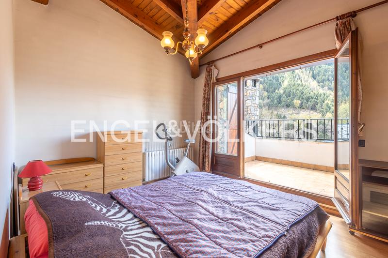 Foto e9a21a50-fdeb-47b6-84c0-35d4473d1414. Casa amb aparcament a Els Cortals Encamp