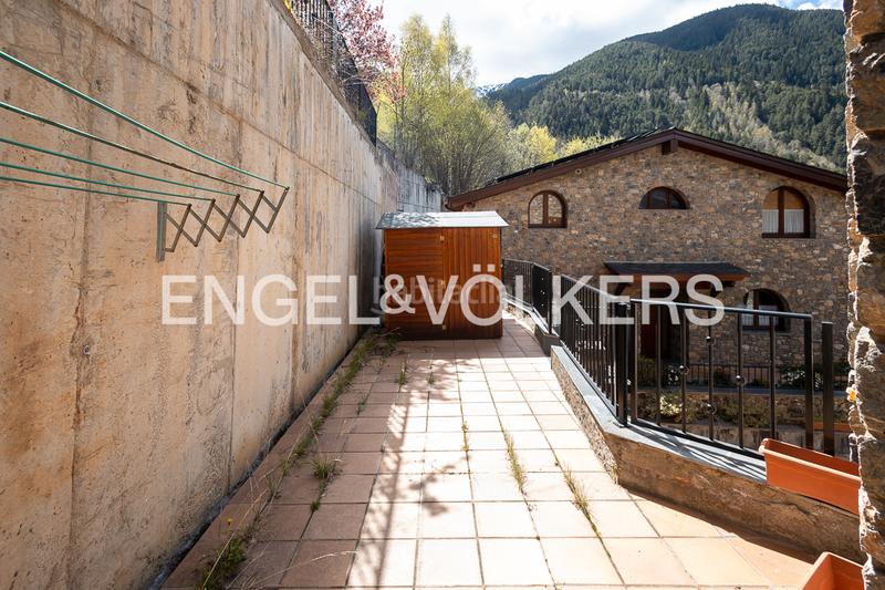 Foto f12b603f-6e9e-44e2-a032-9a1ed73ab526. Casa amb aparcament a Els Cortals Encamp