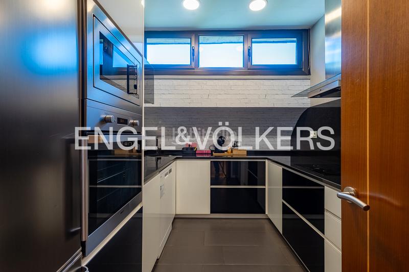 Foto 0451636b-ec2a-4d5c-b642-2fc97b56b86e. Pis amb xemeneia aparcament a Els Cortals Encamp