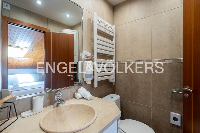 Foto 32e876f6-02d5-409d-97bb-0a3cef51d2f8. Pis amb xemeneia aparcament a Els Cortals Encamp