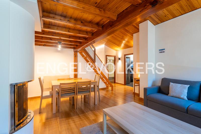 Foto aa0a8cdc-5f52-4697-b45b-78c7dec926bd. Pis amb xemeneia aparcament a Els Cortals Encamp