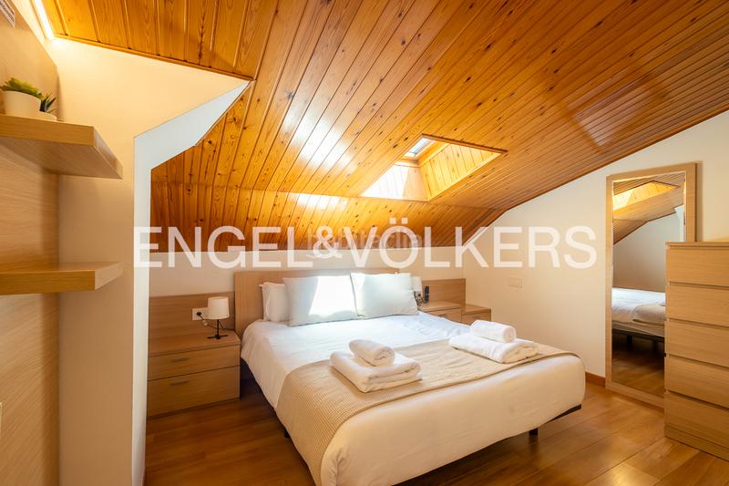 Foto ba488a03-33ae-4e8f-b2d1-2a2869a2ff62. Pis amb xemeneia aparcament a Els Cortals Encamp