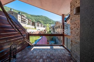 Appartement à Escaldes-Engordany. Ático con terraza y sol en el centro de ordino