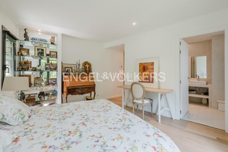 Foto 1a13813b-8999-4e29-855a-43a6e9c97279. Xalet amb xemeneia calefacció aparcament a Els Cortals Encamp