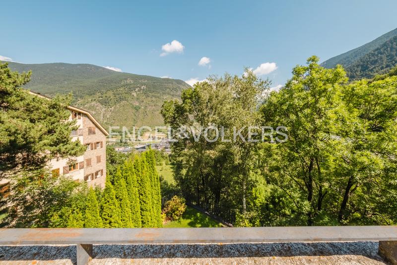 Foto 774c976f-ae9d-433d-945d-eb08dcad8421. Xalet amb xemeneia calefacció aparcament a Els Cortals Encamp