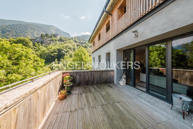 Foto cd3a46a7-9ca4-4bfe-80ec-6767b345672e. Xalet amb xemeneia calefacció aparcament a Els Cortals Encamp