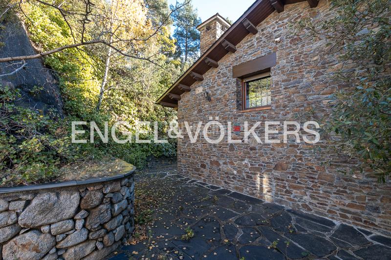 Foto 1a89d2b0-f752-43c7-b110-b0c7cacef099. Casa  unifamiliar en la comella en Centro Andorra la Vella