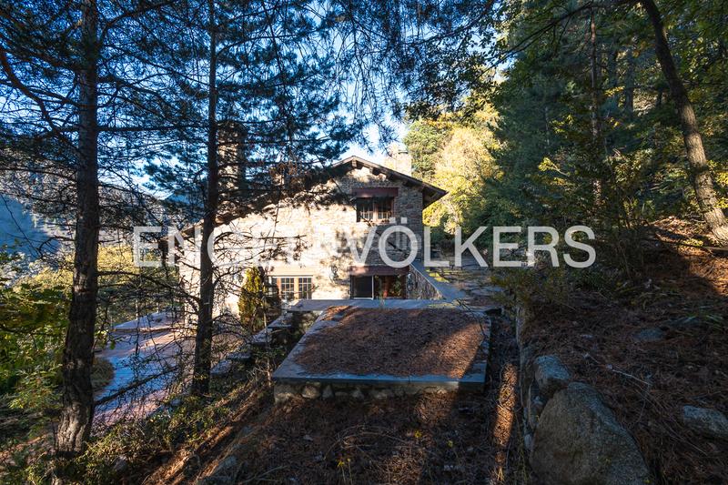 Foto fb4c1700-b47a-4b8b-b29d-8bc10814832d. Casa  unifamiliar en la comella en Centro Andorra la Vella