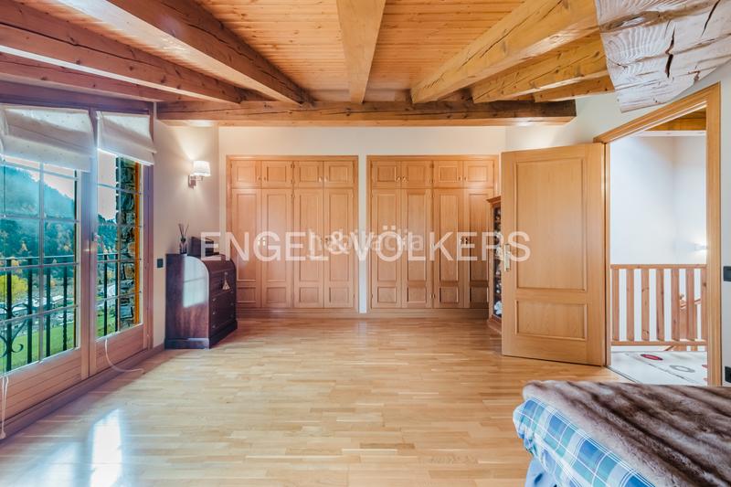 Foto 1a1b0139-a493-4fc1-a131-903e4bd8f055. Maison jumelée avec cheminée chauffage parking dans Ordino