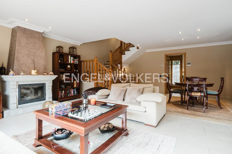 Foto 4cc46822-9fab-4a97-99dc-0690b9380db8. Maison jumelée avec cheminée chauffage parking dans Ordino