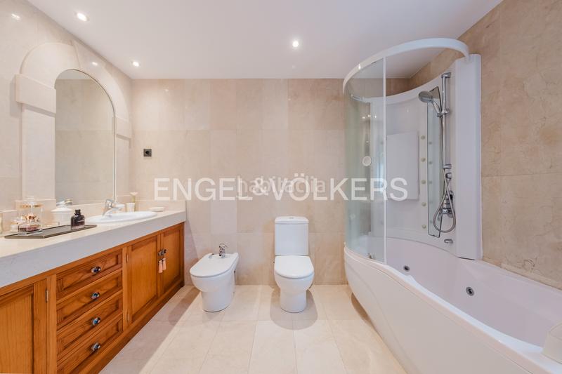 Foto 60d840a1-a625-4ff1-aa8c-5c2c6745fdd6. Maison jumelée avec cheminée chauffage parking dans Ordino