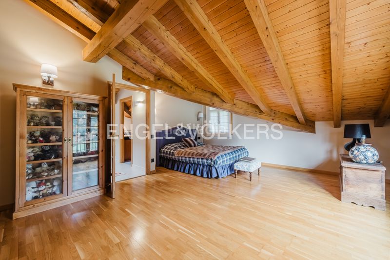 Foto c9a5b006-174b-40c2-94e5-e0165bf2397c. Casa aparellada amb xemeneia calefacció aparcament a Ordino
