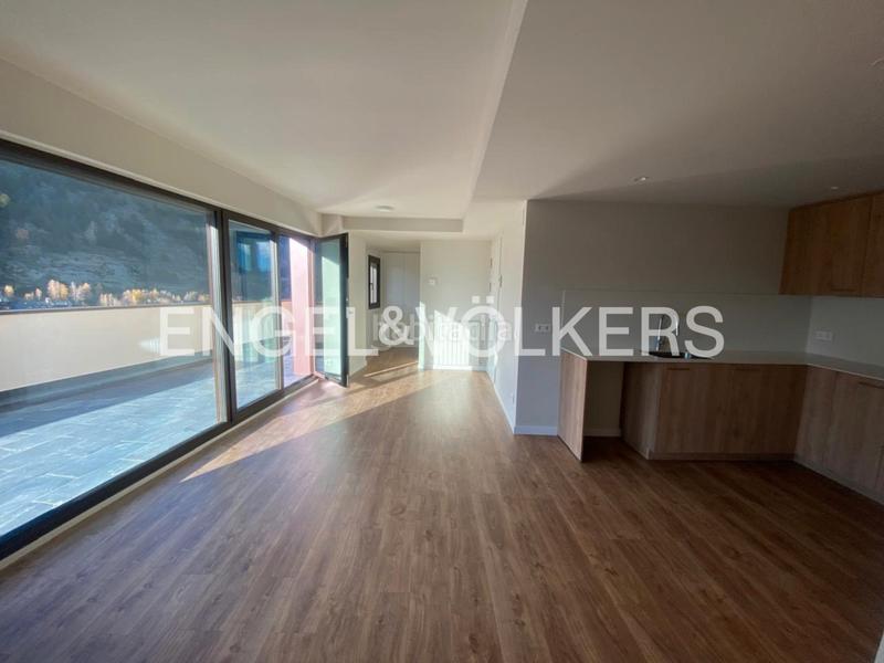 Foto 52e0be94-9622-4fc1-b18c-d586da44cc51. Miete etagenwohnung mit parking in Soldeu-Incles Canillo