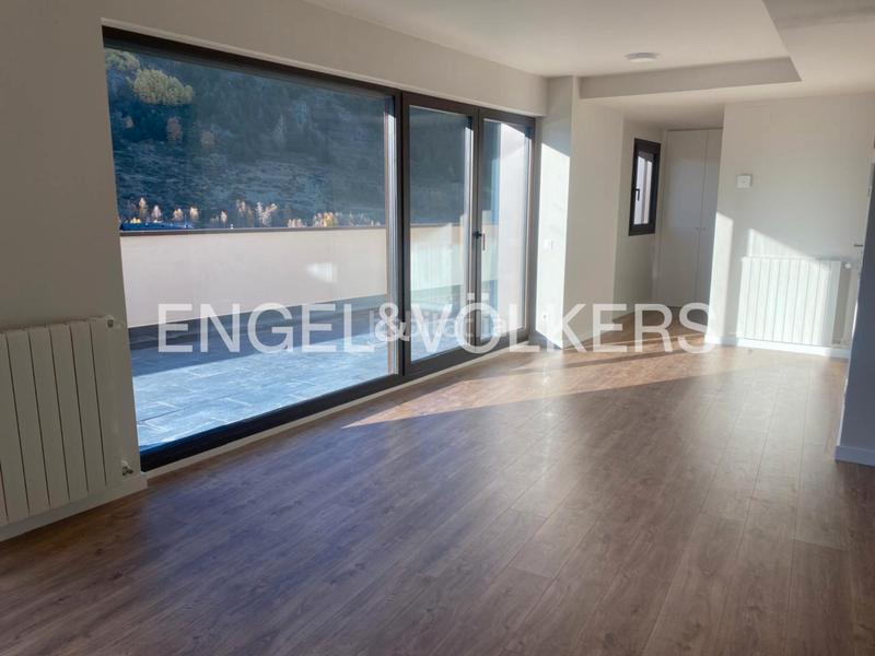 Foto ac82e237-0d3b-40f5-b505-bf91ce30fb97. Miete etagenwohnung mit parking in Soldeu-Incles Canillo