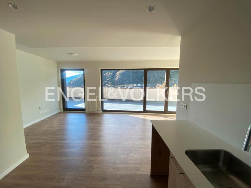 Foto c8aa57ae-1df3-46e3-be4d-125f9e4bc437. Miete etagenwohnung mit parking in Soldeu-Incles Canillo