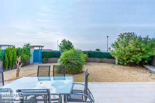 Appartement en Mascarat. Amplio apartamento con  parcela independiente y vistas al mar en
