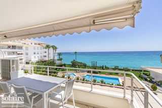 Alquiler Apartamento en L´Olla. Apartamento vacacional de primera línea con piscina en altea