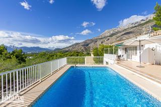 Haus en Altea la Vella. Chalet con dos viviendas independientes en altea, cerca del camp