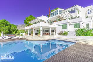 Casa a Altea la Vella. Emblemática villa de lujo en venta en altea