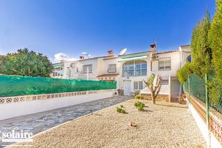 Location Appartement à Altea Ciudad. Apartamento con jardín privado en alquiler en altea