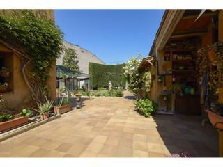 House  Sant mart. Impresionante casa de 2 plantas con piscina privada y ascensor e