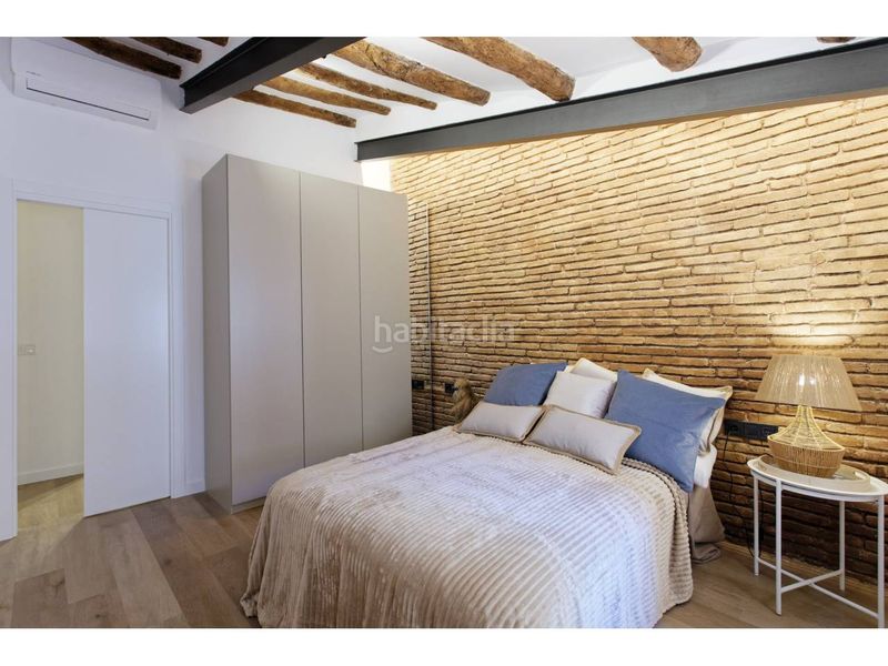 Foto 0e57cf4f-9587-4ae7-b8d0-0d47695fb484. Dúplex amb calefacció piscina a Sants Barcelona
