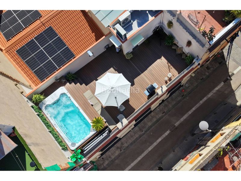 Foto 122591b0-bda0-4197-a036-4eb084346e4e. Dúplex amb calefacció piscina a Sants Barcelona