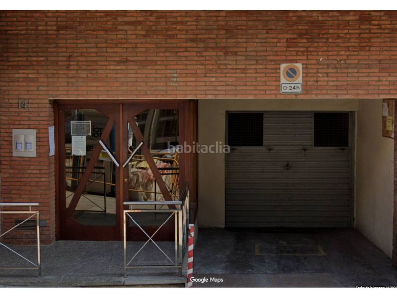 Foto a0099a75-b923-4d60-8d68-a20021e72c7e. Aparcament cotxe a Carmel Barcelona