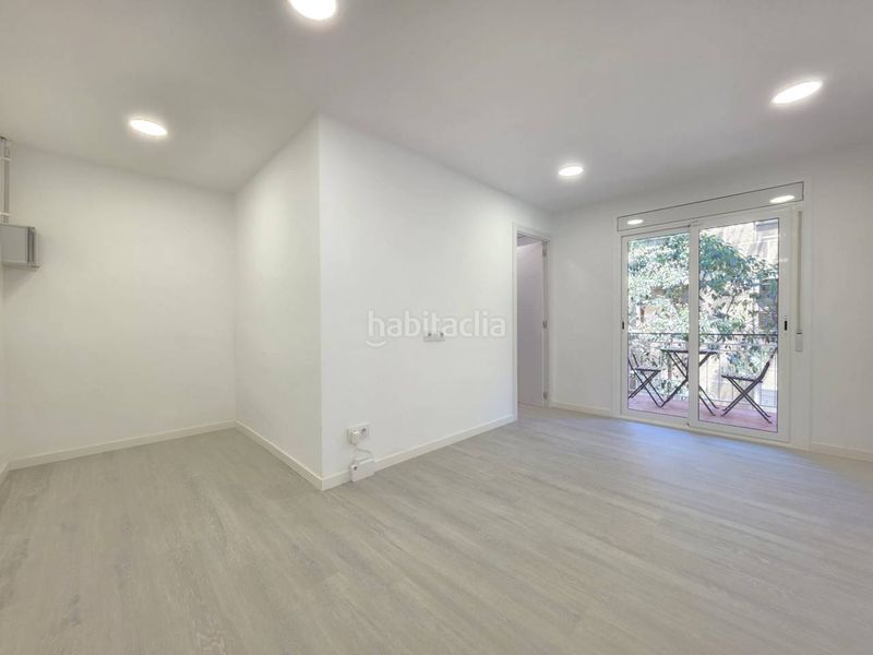 Foto aaa4d5f9-66ae-4387-938f-2f593641edf7. Pis a Carmel Barcelona