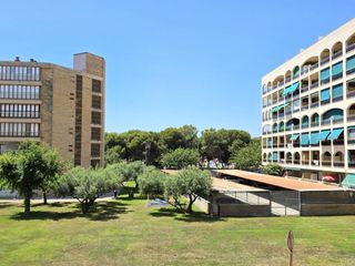 Appartamento  Calle isaac albéniz. Gran piso familiar en la pineda con terraza privada, 3 dormitori