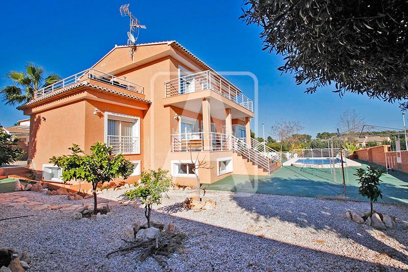 Foto 62069095-d96a-4569-8f5e-43722de836a3. Chalet mit heizung parking pool in Pueblo Calp