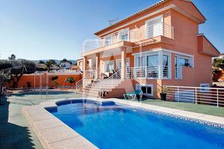 Chalet à Pueblo. Villa en venta en calpe, la vallesa