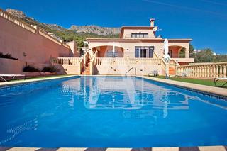 Xalet a Pueblo. Villa en venta en calpe, cucarres