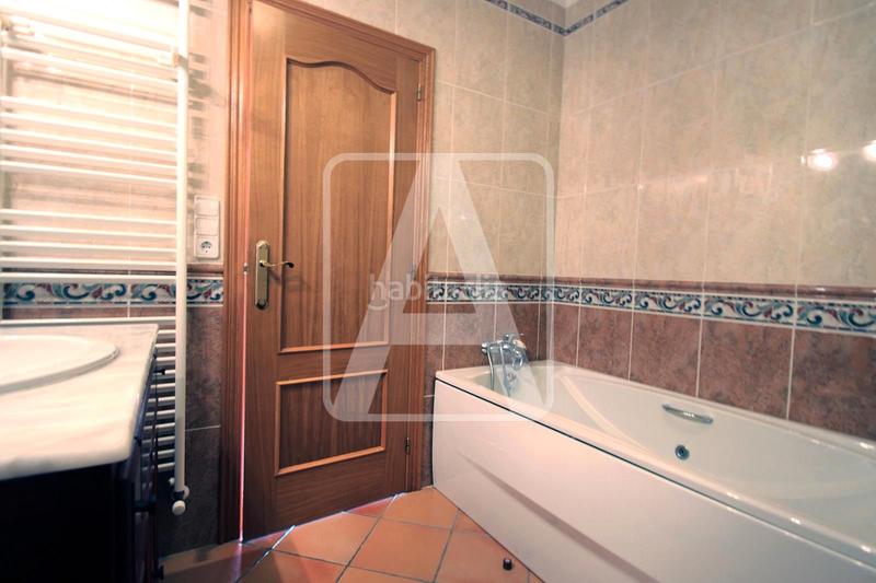 Foto ff5f09ef-7e3b-4cea-bc91-b3397995e027. Chalet con riscaldamento parcheggio piscina in Pueblo Calp