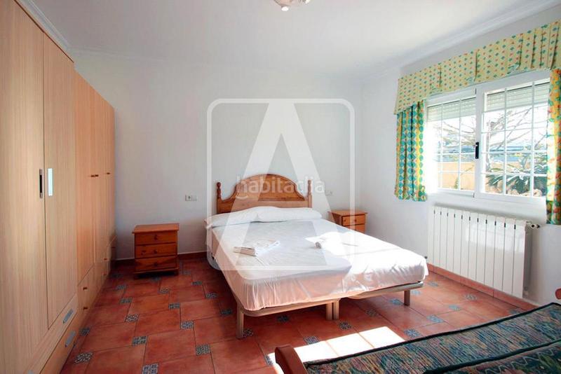 Foto 1f43904f-3453-4354-b92d-ce75ca493d18. Xalet amb calefacció aparcament piscina a Benissa pueblo Benissa