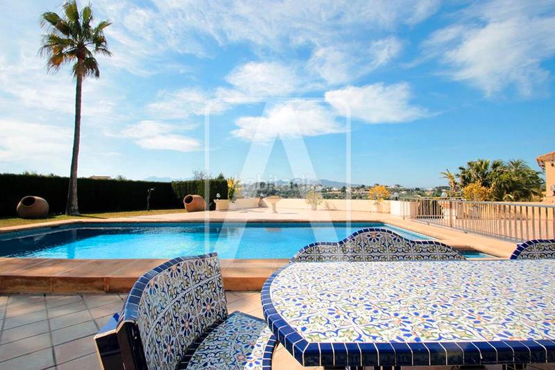 Foto 3cac5007-5a46-49b5-8773-bb120e900c79. Xalet amb calefacció aparcament piscina a Benissa pueblo Benissa