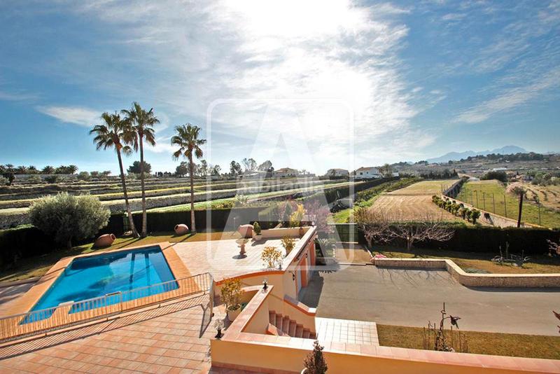 Foto 4696a31f-4c4a-4f6e-932d-5f89570a567b. Xalet amb calefacció aparcament piscina a Benissa pueblo Benissa