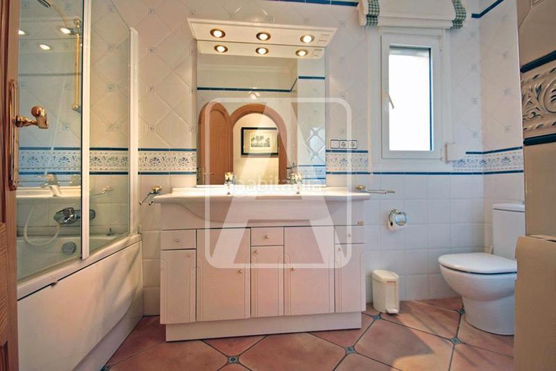 Foto c3d0d7da-3cd1-4601-b35d-e0d35ac7556f. Xalet amb calefacció aparcament piscina a Benissa pueblo Benissa